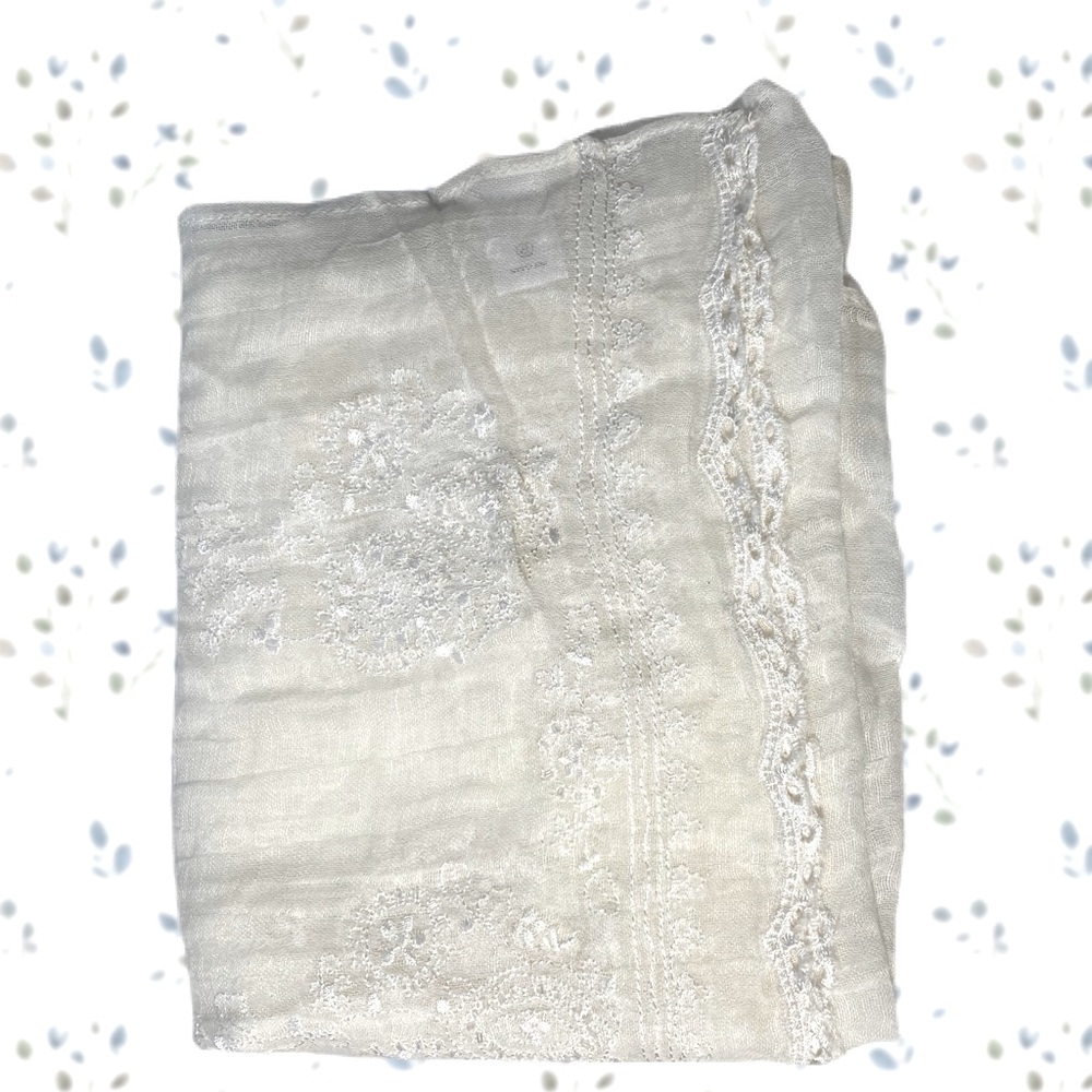Coldwater Creek exclusive of decoration sparkly doily pattern scarf